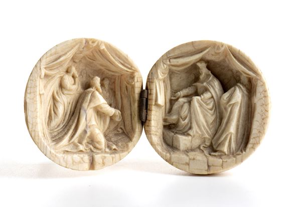 Carved ivory foldable diptych ball