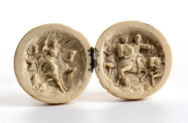 Carved ivory foldable diptych ball