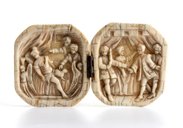 Carved ivory foldable diptych