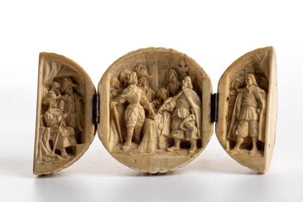 Carved ivory foldable triptych ball