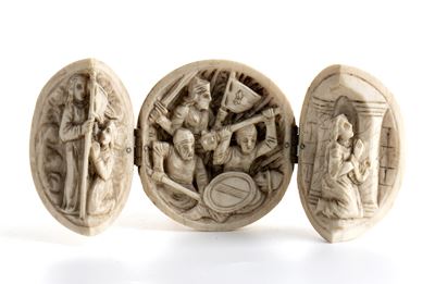 Trittico a sfera pieghevole, avorio intagliato, Francia (Dieppe ?), XIX secolo