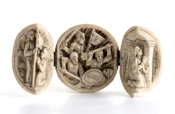 Carved ivory foldable triptych ball