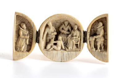 Trittico apribile sferico, in avorio intagliato (Francia, Dieppe ?), XIX secolo