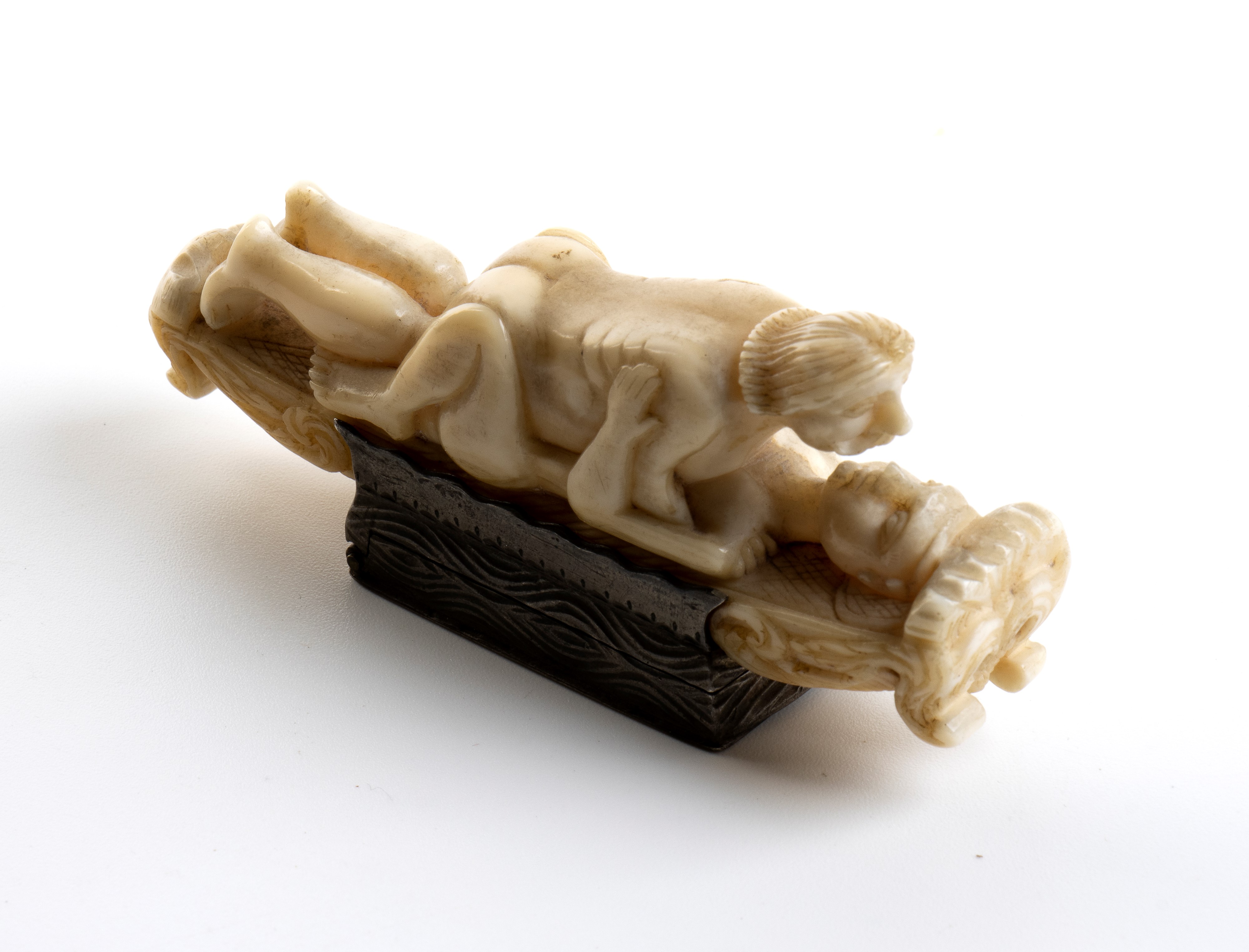 Scultura cinese, Figura maschile e femminile in avorio e argento, XIX secolo