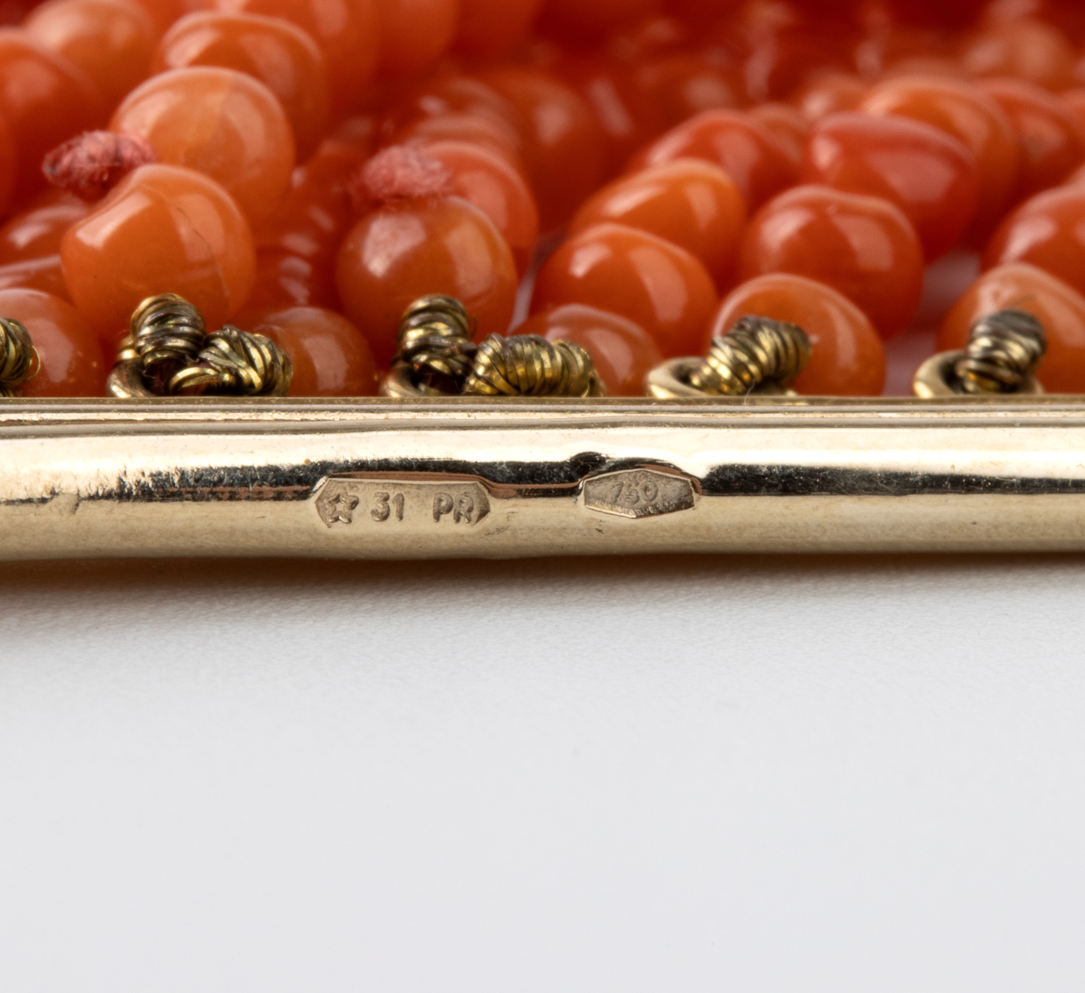 Bracciale in corallo Mediterraneo ed oro giallo