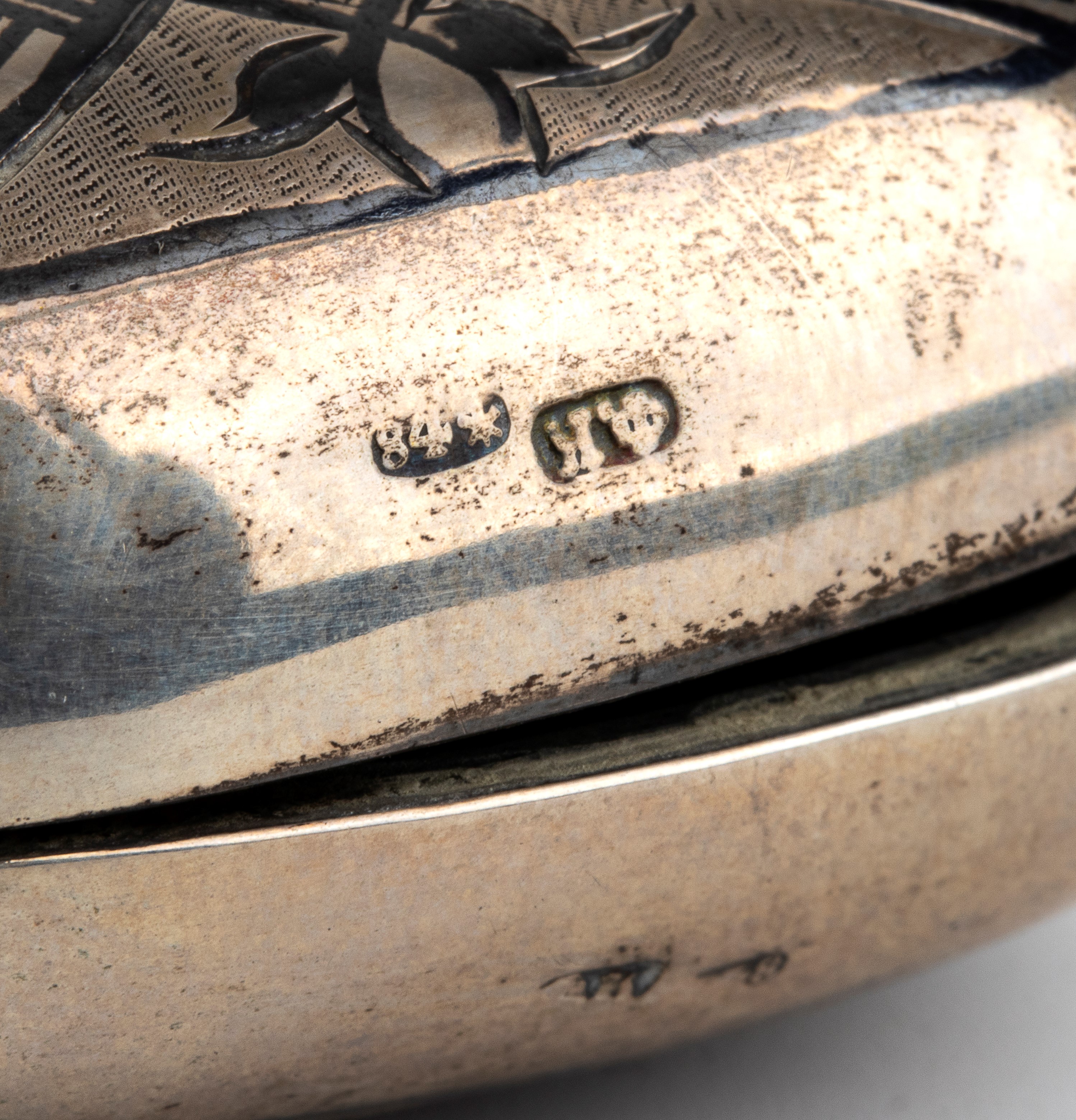 Portamonete russo in argento e niello