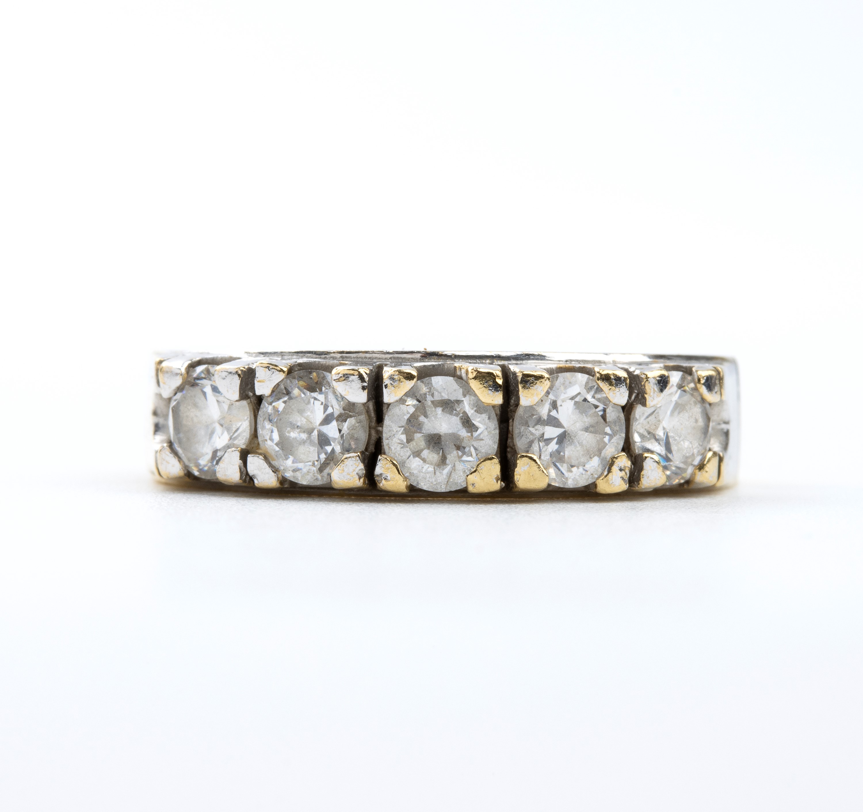 Anello in oro e paste vitree