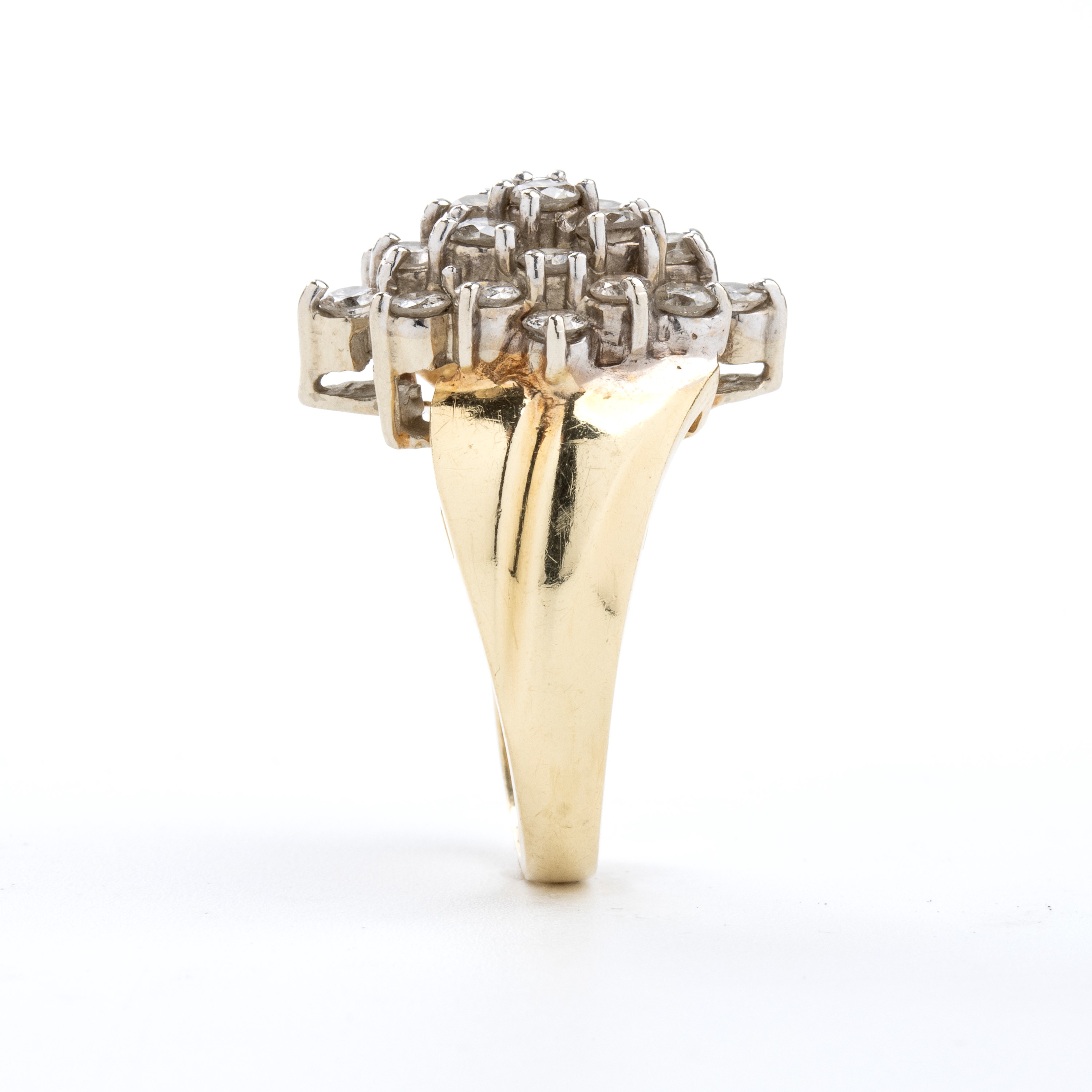 Anello a fascia in oro con diamanti