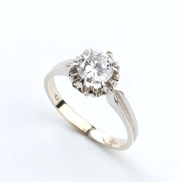 Solitaire diamond gold ring