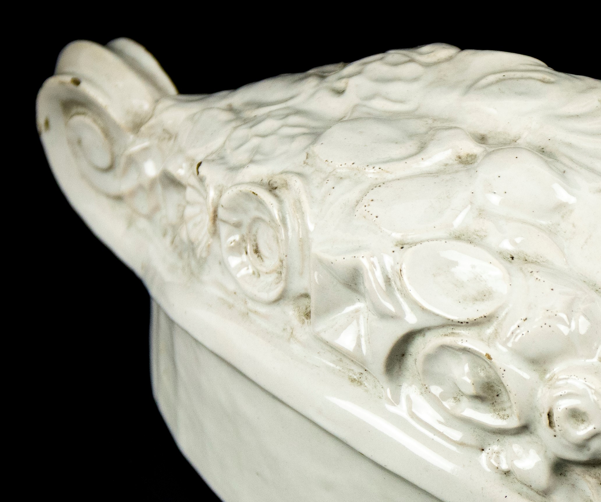 Centrotavola in ceramica d'epoca