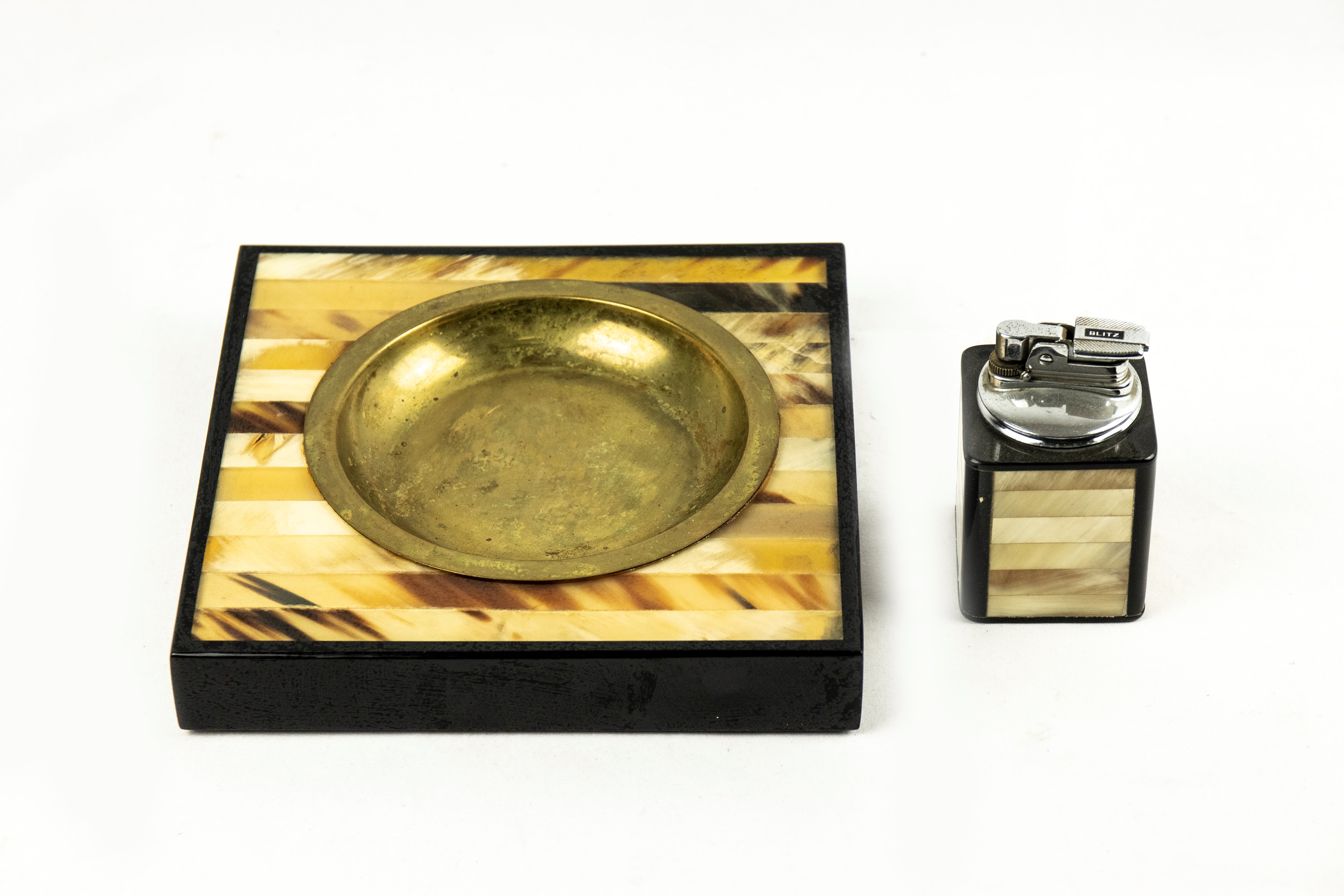 Set di accendini e posacenere