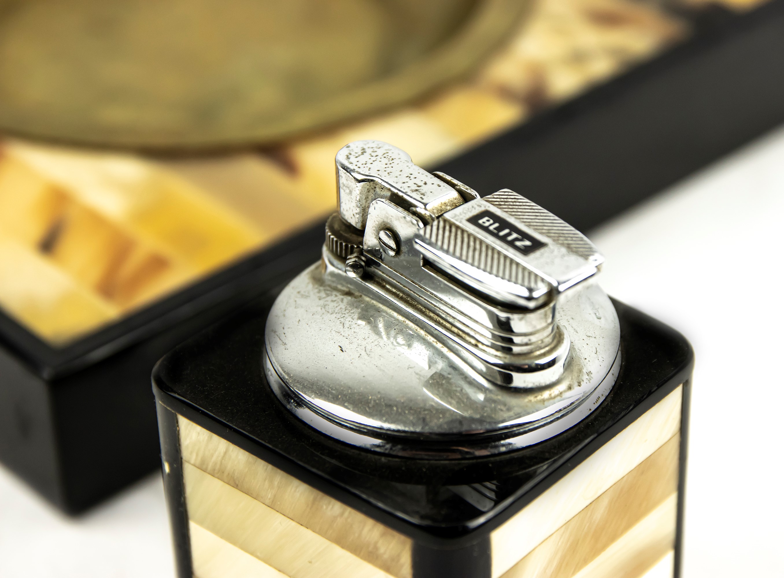 Set di accendini e posacenere