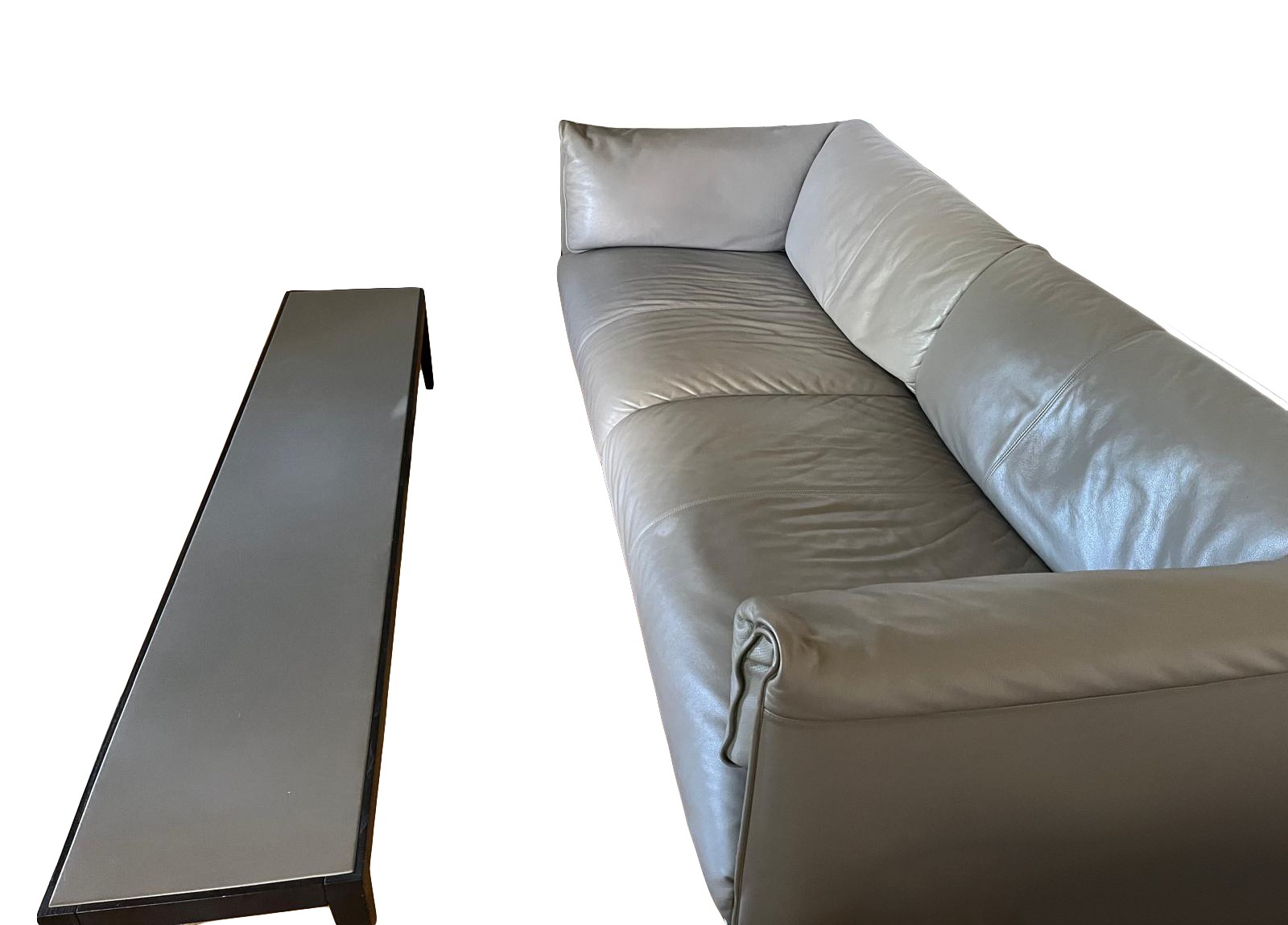 Divano a tre posti in pelle e tavolino vintage John John