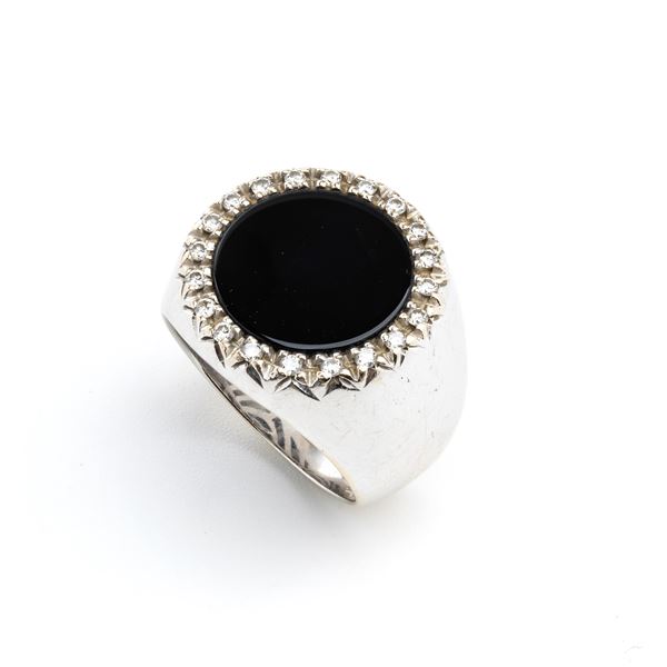 ZOCCAI - White gold ring with onyx and diamonds