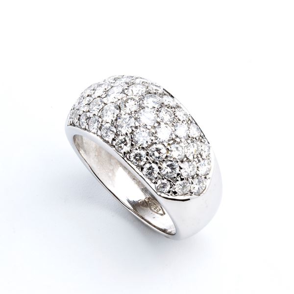 Diamond gold band ring 