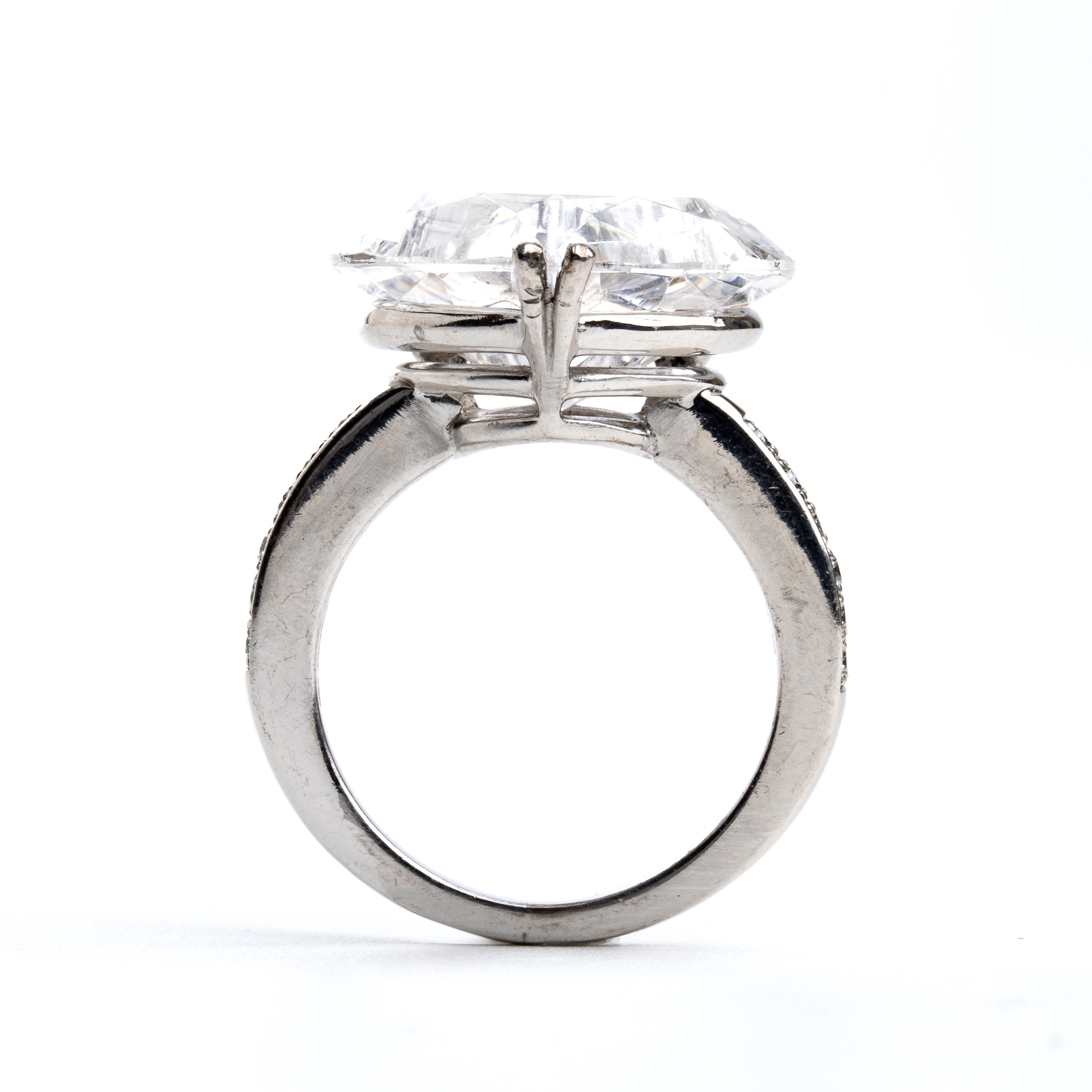 Collezione Happy Diamonds: anello a cuore in oro diamanti e vetro