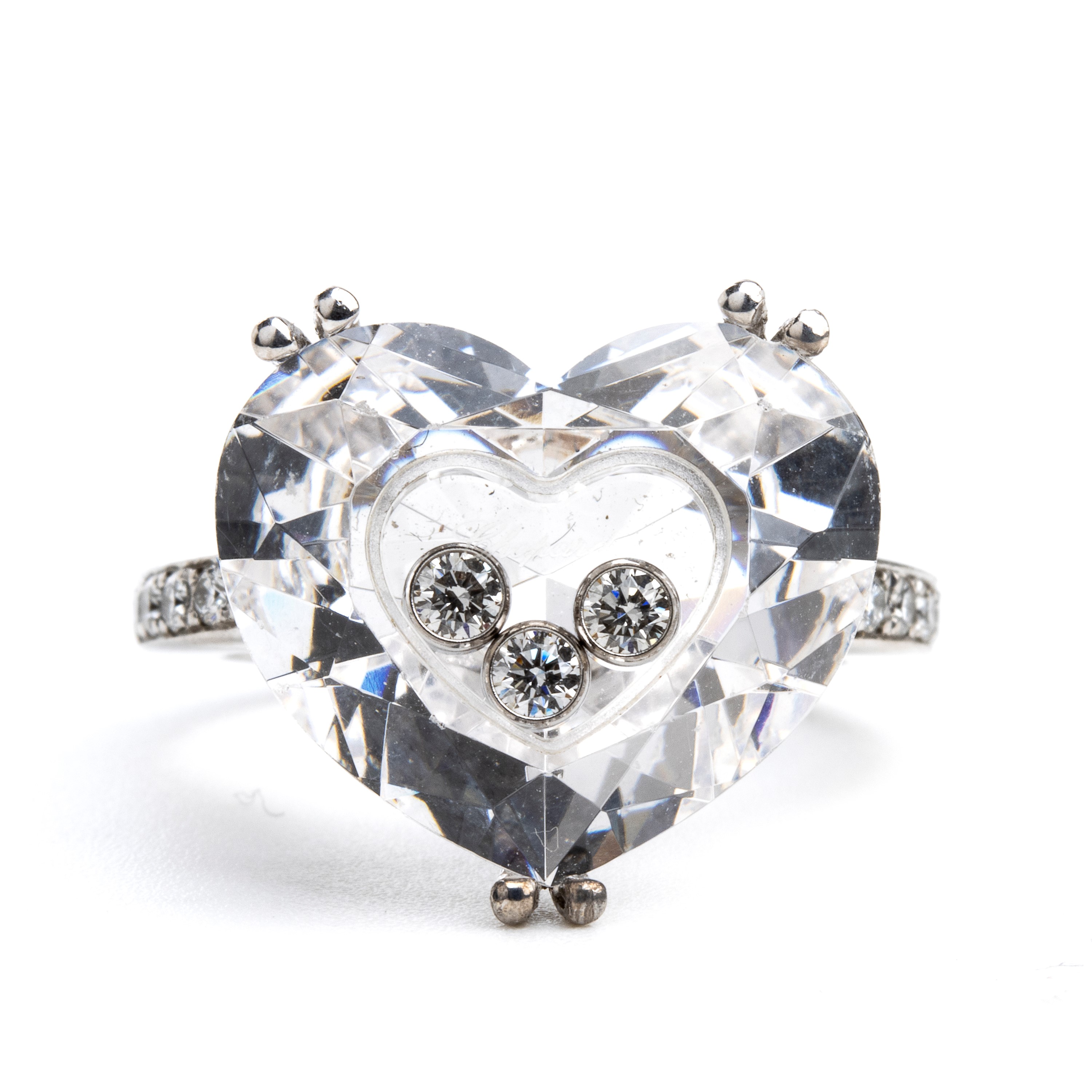 Collezione Happy Diamonds: anello a cuore in oro diamanti e vetro