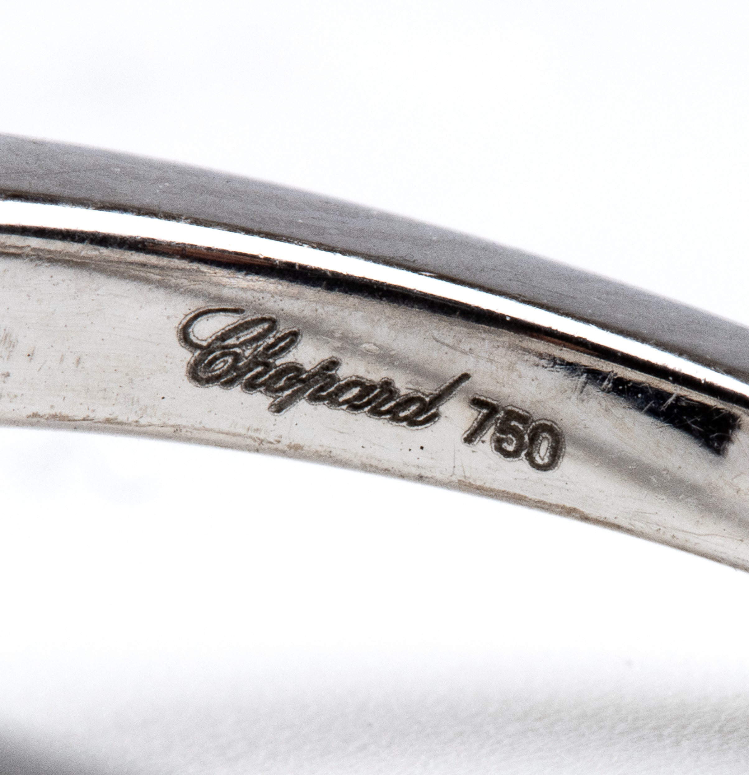 Collezione Happy Diamonds: anello a cuore in oro diamanti e vetro