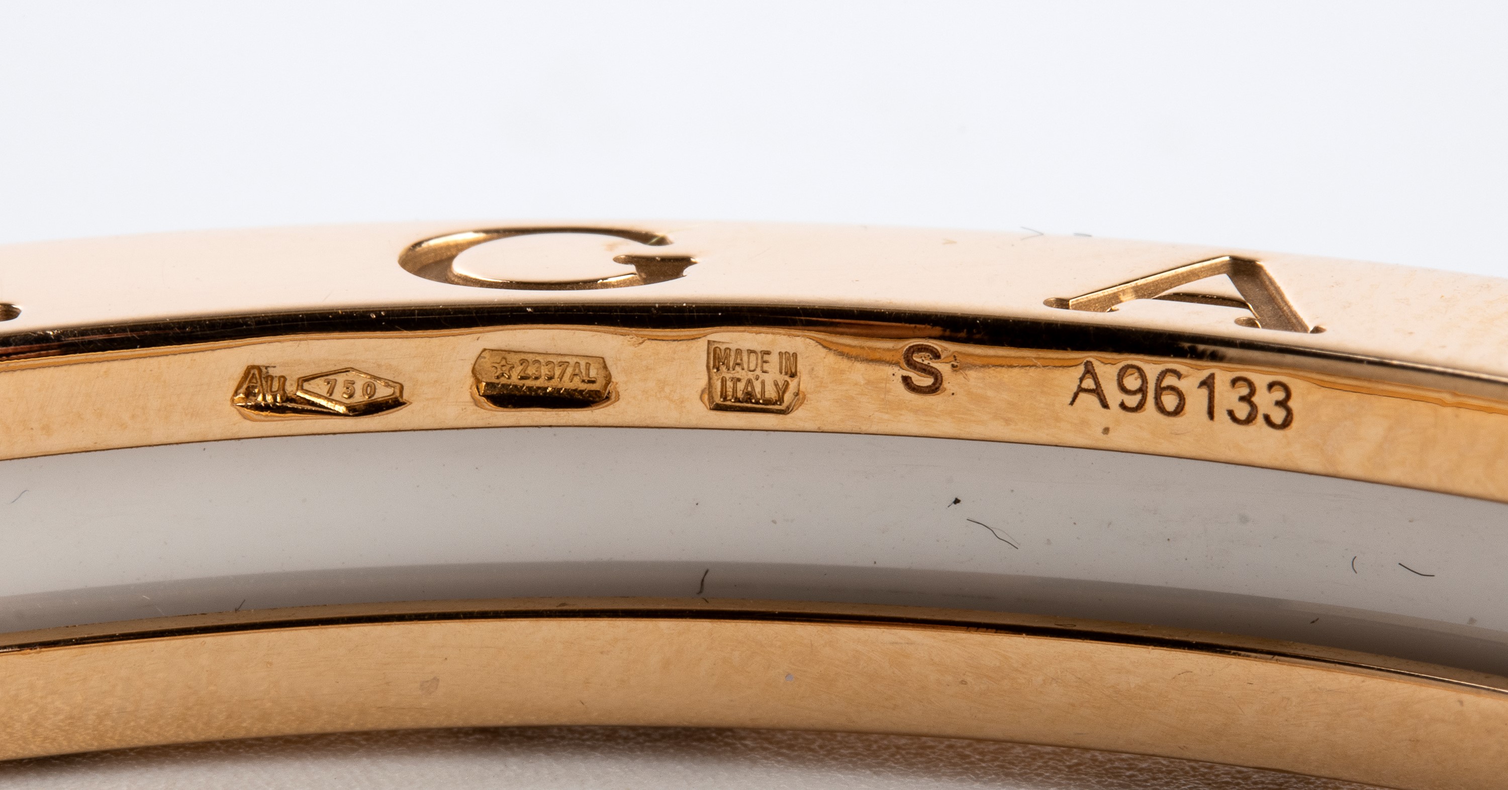 Collezione B.zero1: bracciale rigido in oro e ceramica