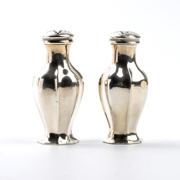 Gorham Manufacturing co. - Pair of American sterling silver salt shakers