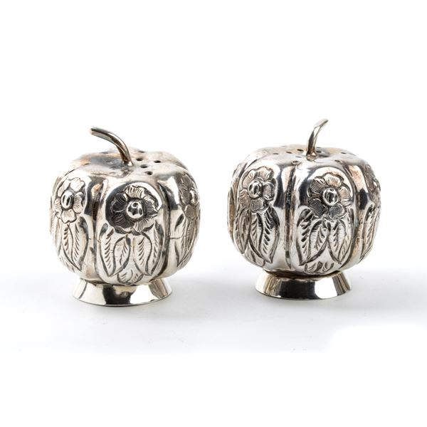 Prieto - Pair of Mexican sterling silver salt shakers