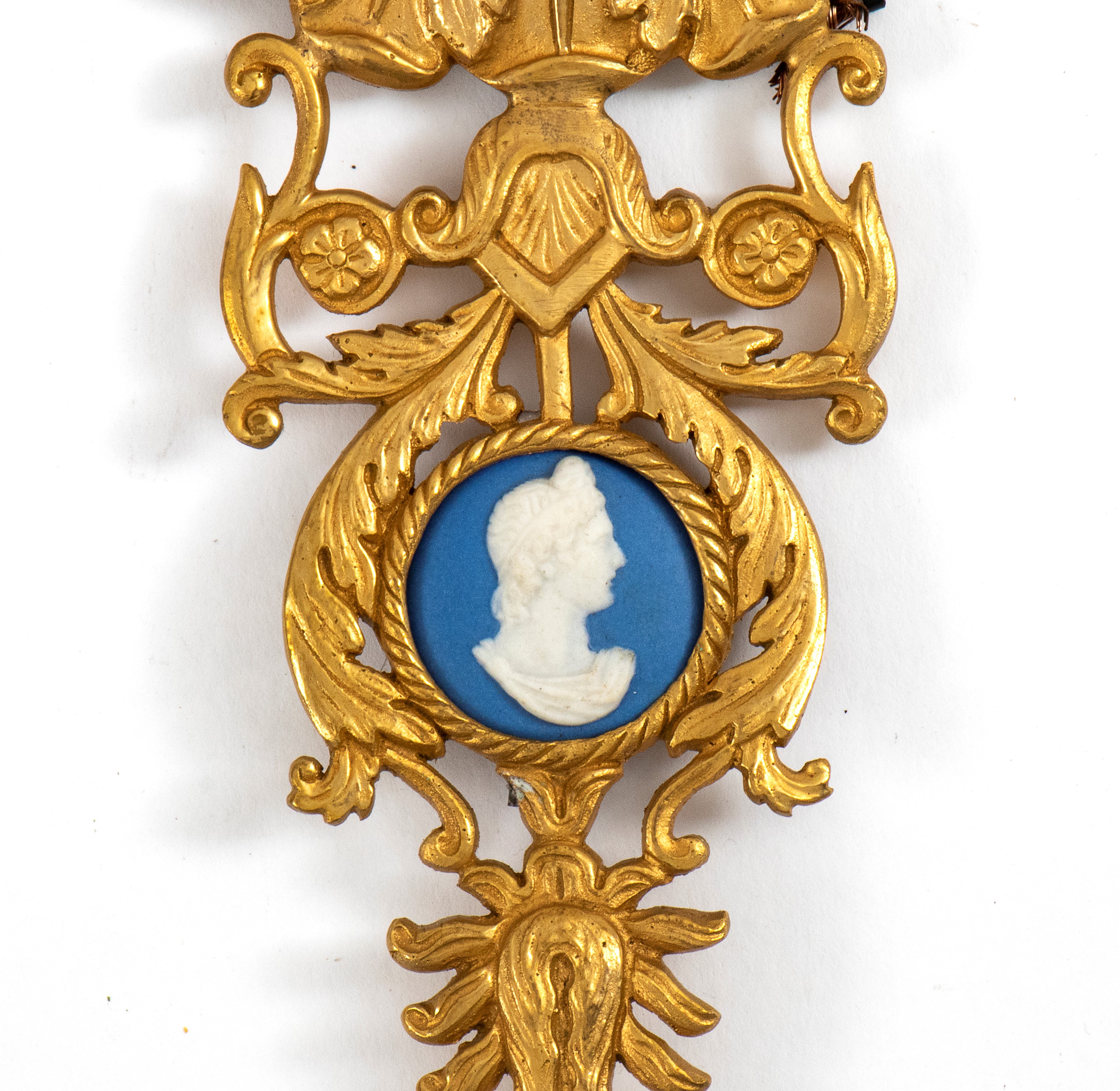 Gruppo di Quattro Appliques Inglesi