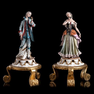 Coppia di Figure Italiane in Porcellana