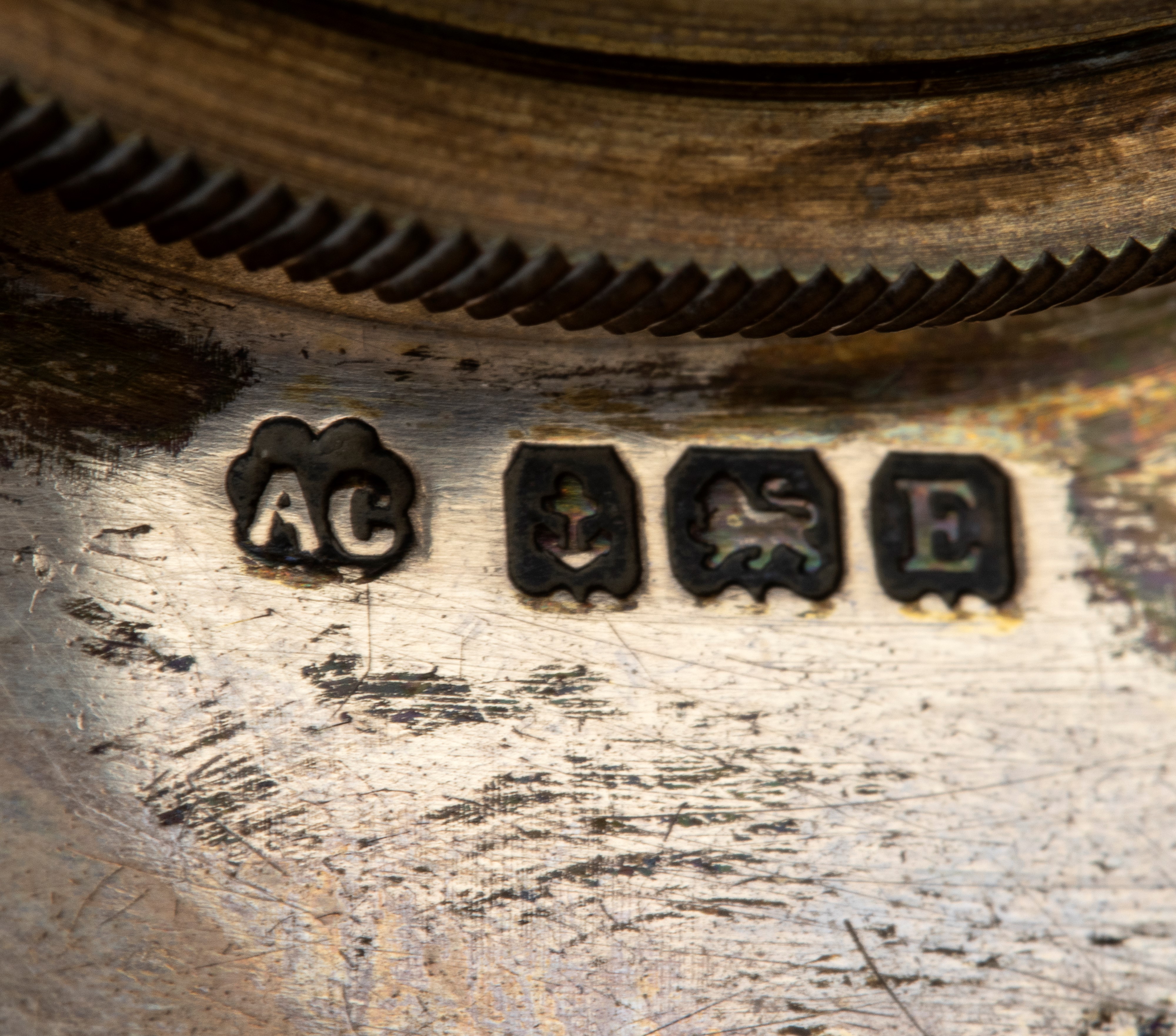 Orologio da tavolo Art Déco in argento e smalti