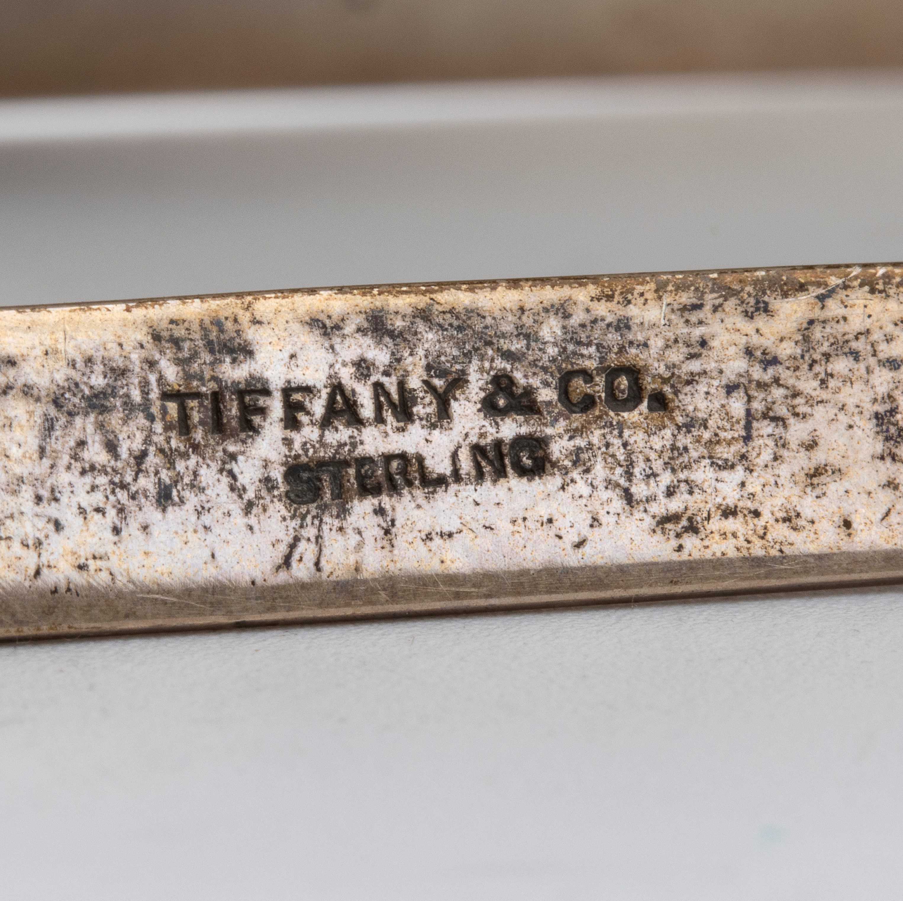 Orologio da tavolo Art Déco in argento e smalti