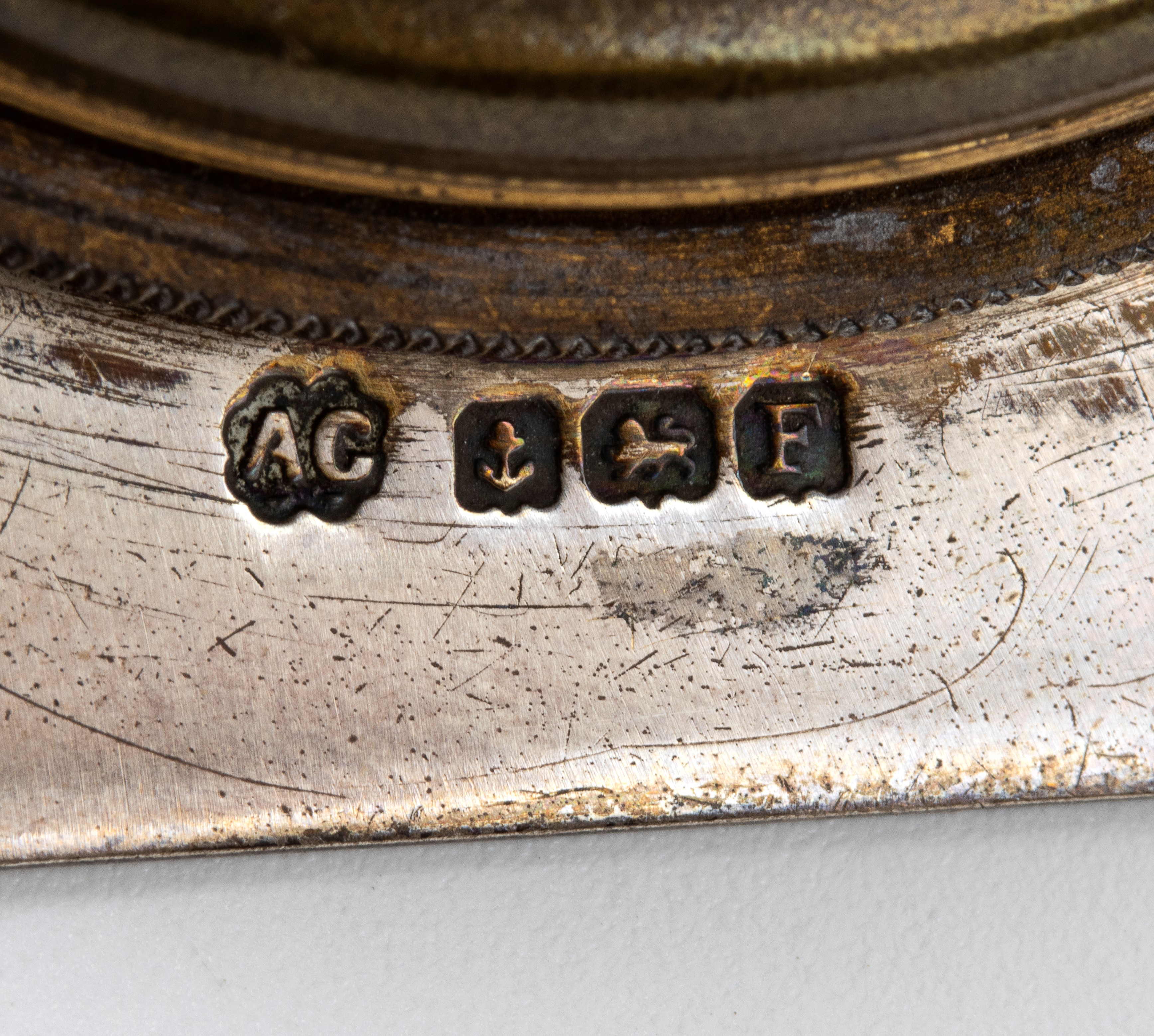 Orologio da tavolo Art Déco in argento e smalti