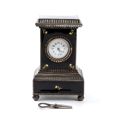 Orologio da Tavolo Art Déco in Argento e Smalti