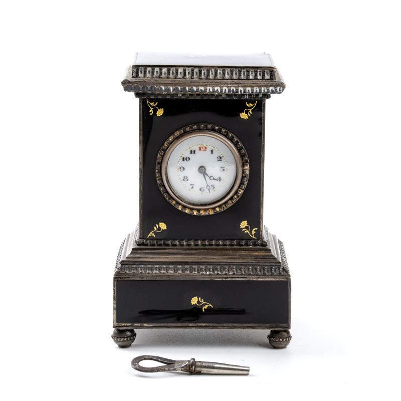 Orologio da Tavolo Art Déco in Argento e Smalti