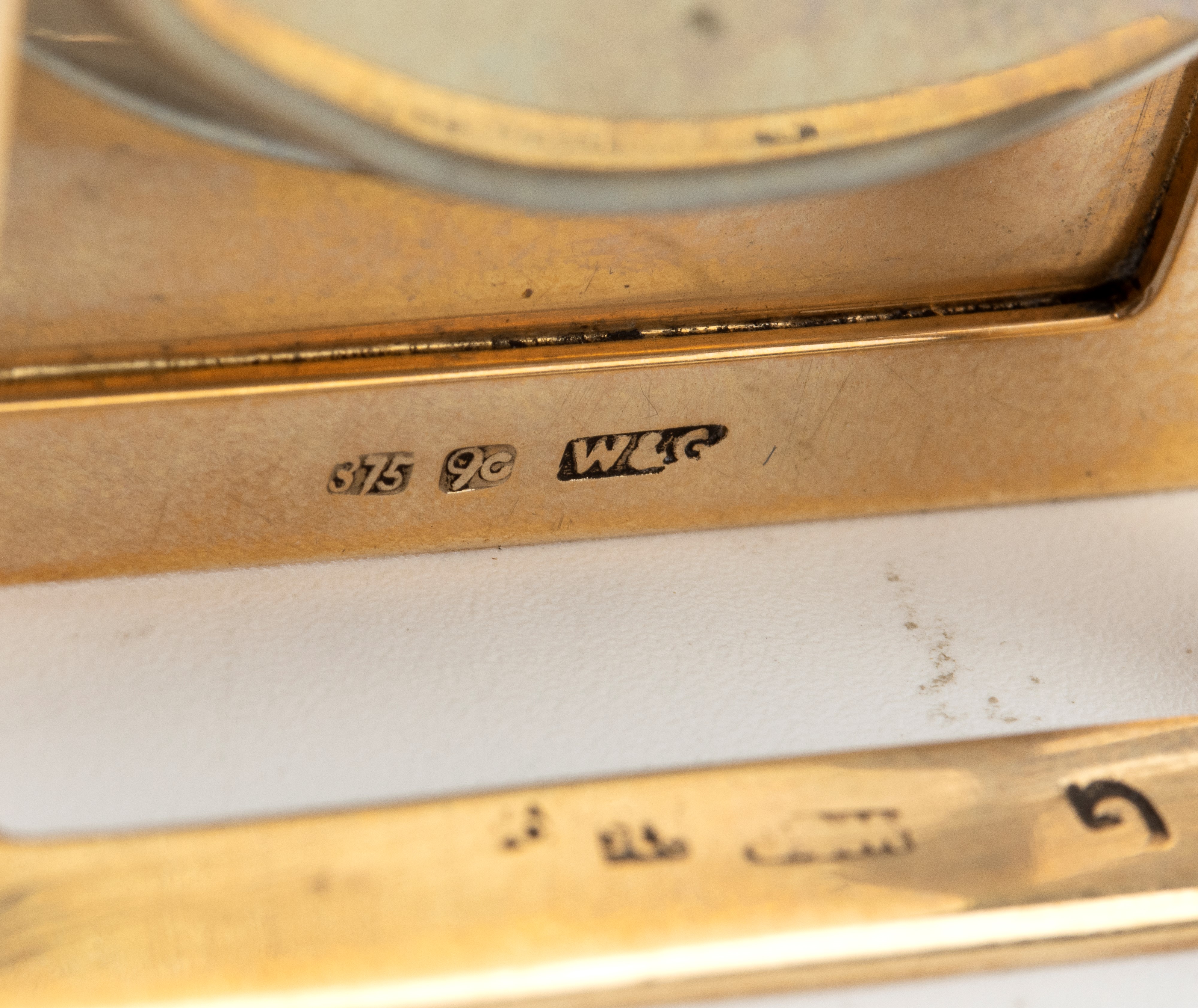 Orologio da tavolo Art Déco in oro e smalti