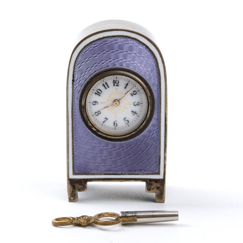Orologio da Tavolo Art Déco in Argento e Smalti