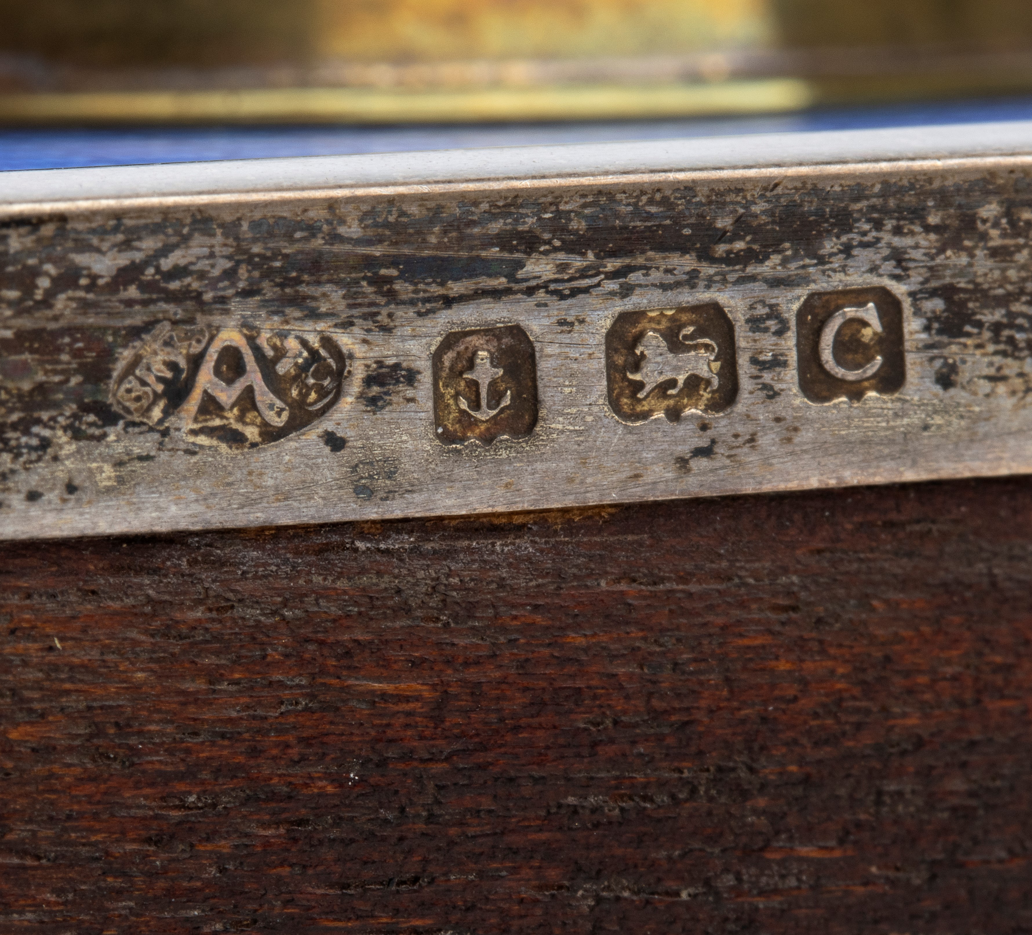 Orologio da tavolo Art Déco in argento e smalti