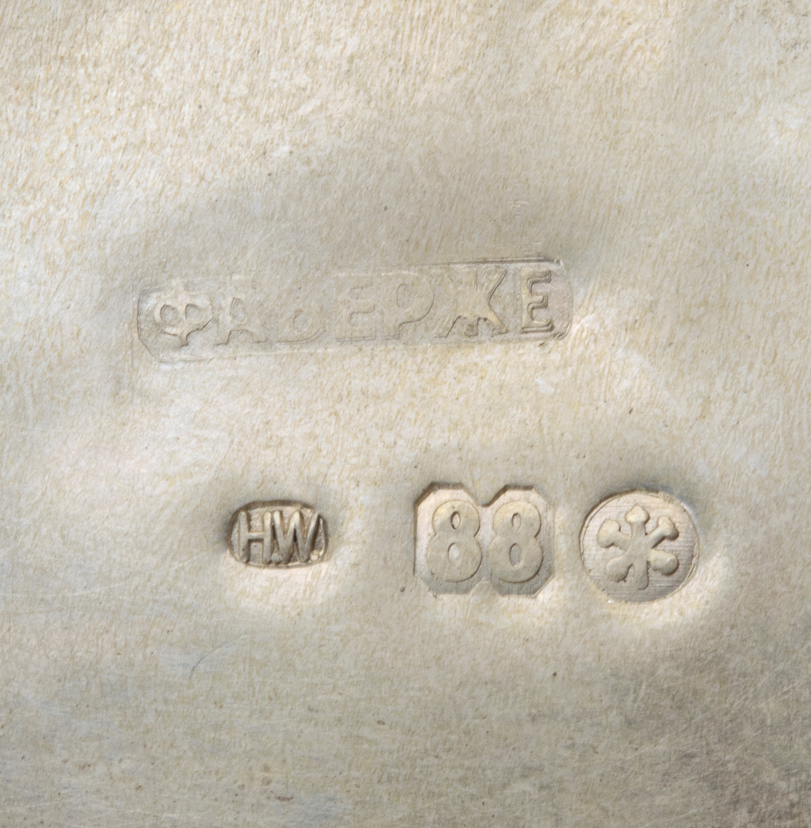 Orologio da parete Art Déco in argento dorato e smalti