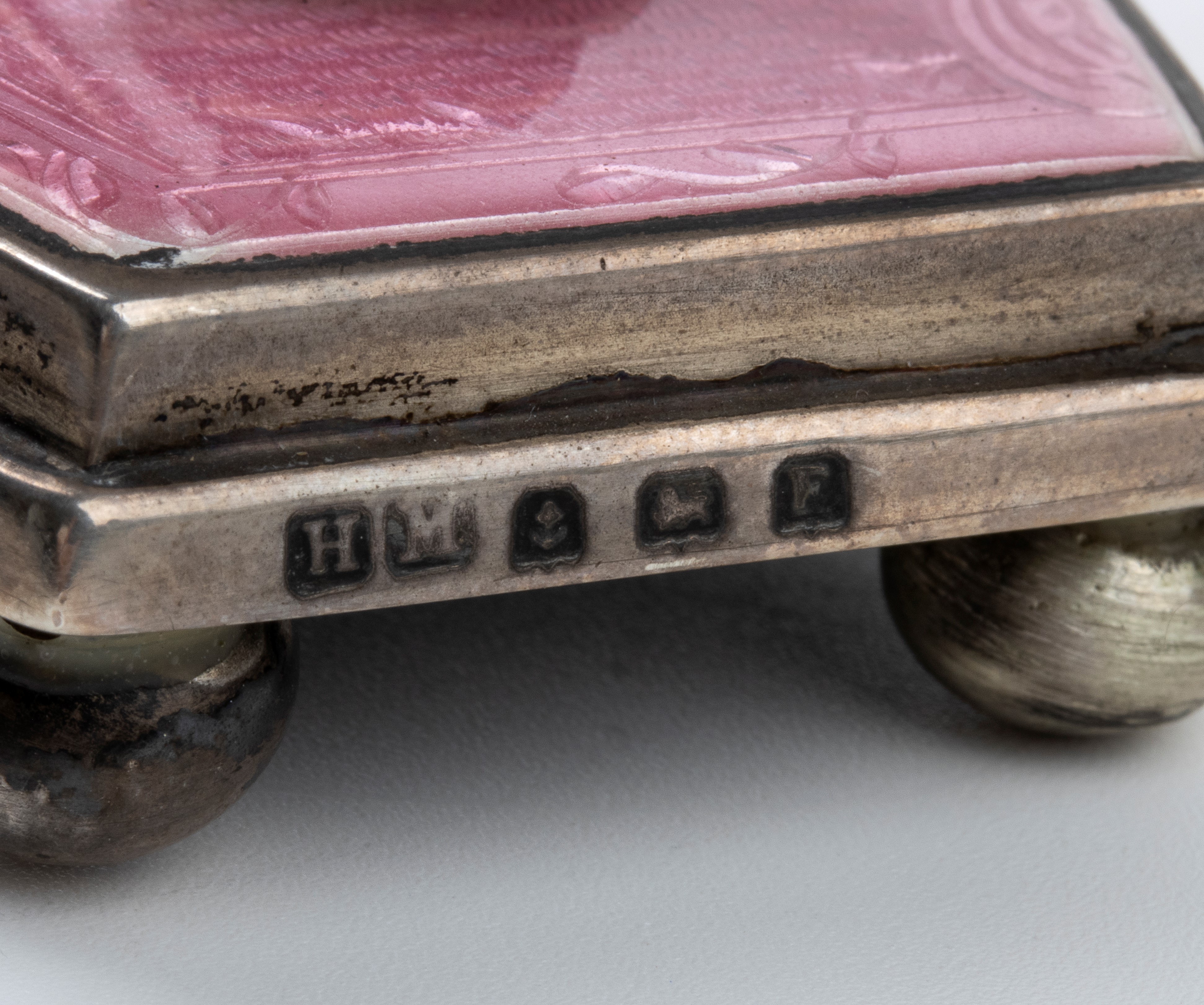 Orologio da tavolo Art Déco in argento e smalti