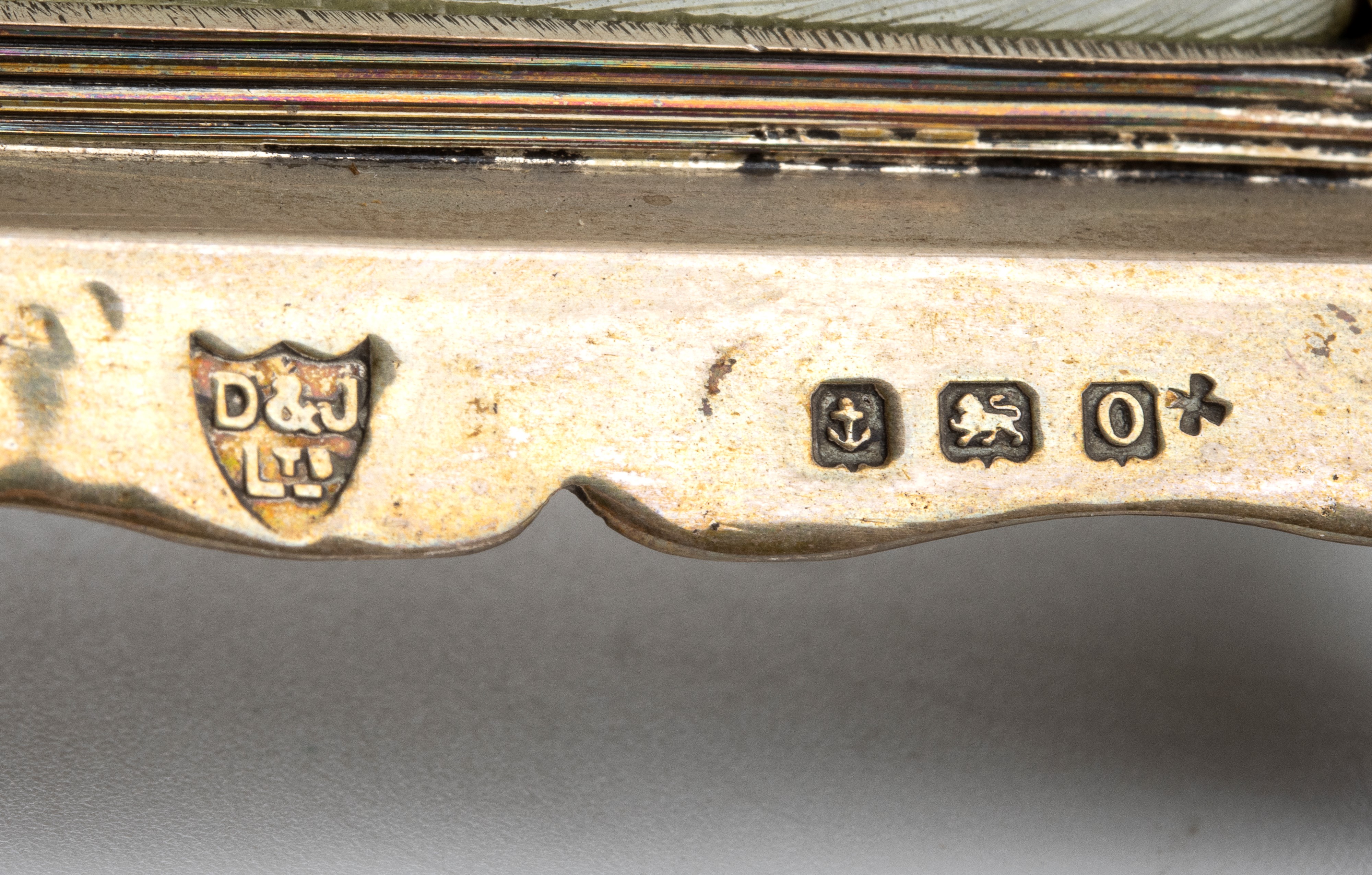 Orologio da tavolo Art Déco in argento e smalti