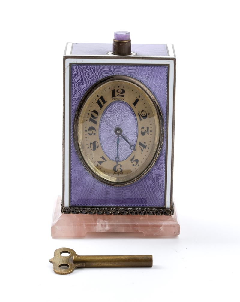 Orologio da tavolo Art Déco con ripetizione a minuti in argento e smalti