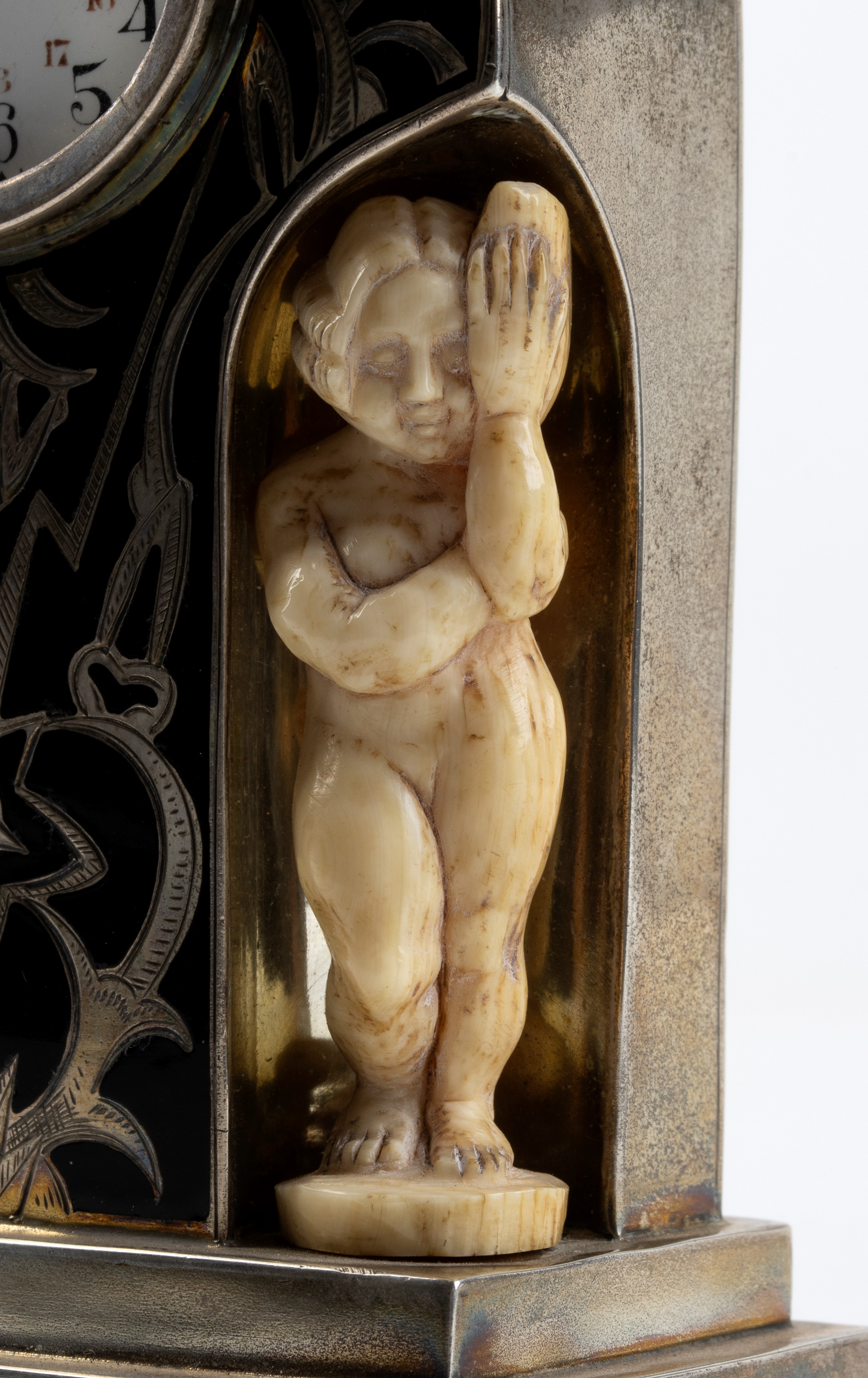 Orologio da tavolo Art Déco in argento, smalto cloisonné e avorio