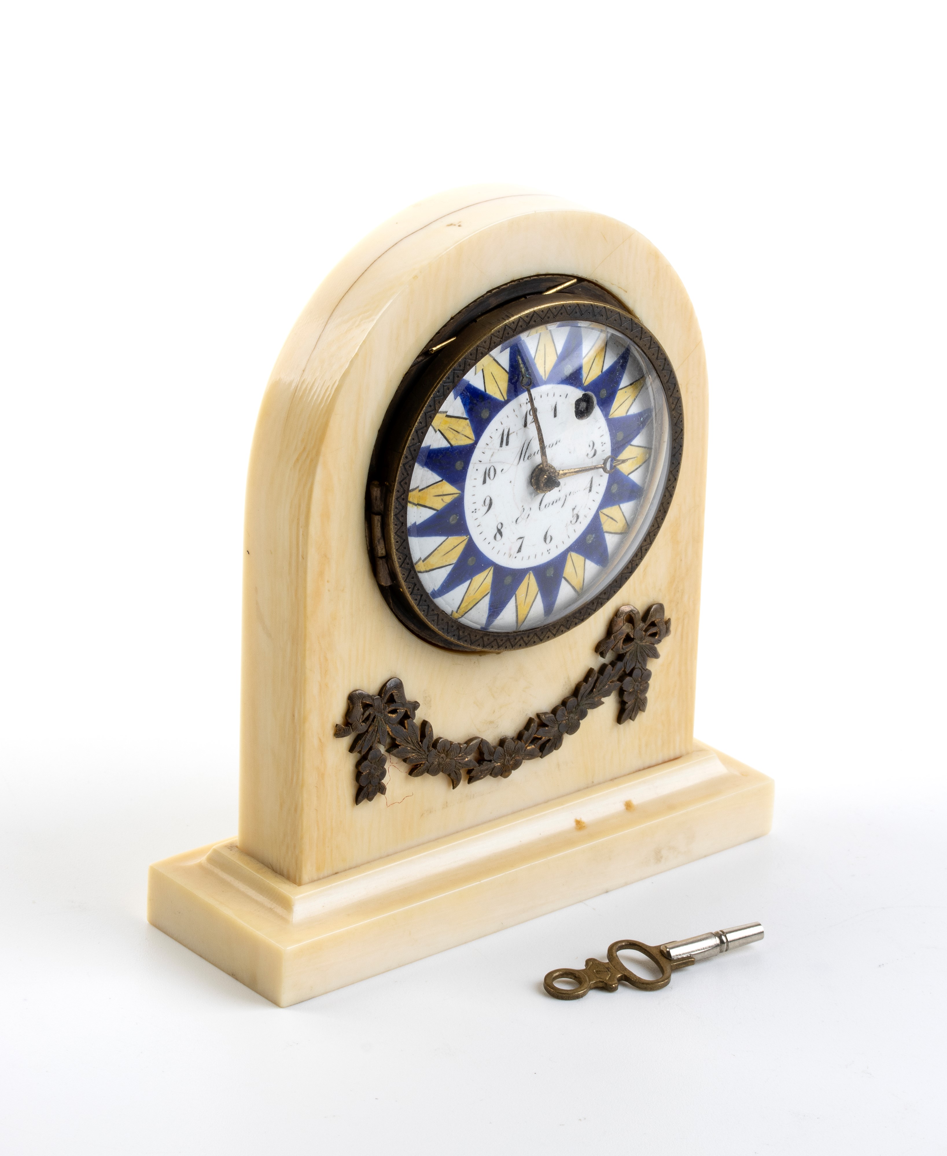 Orologio da tavolo in avorio