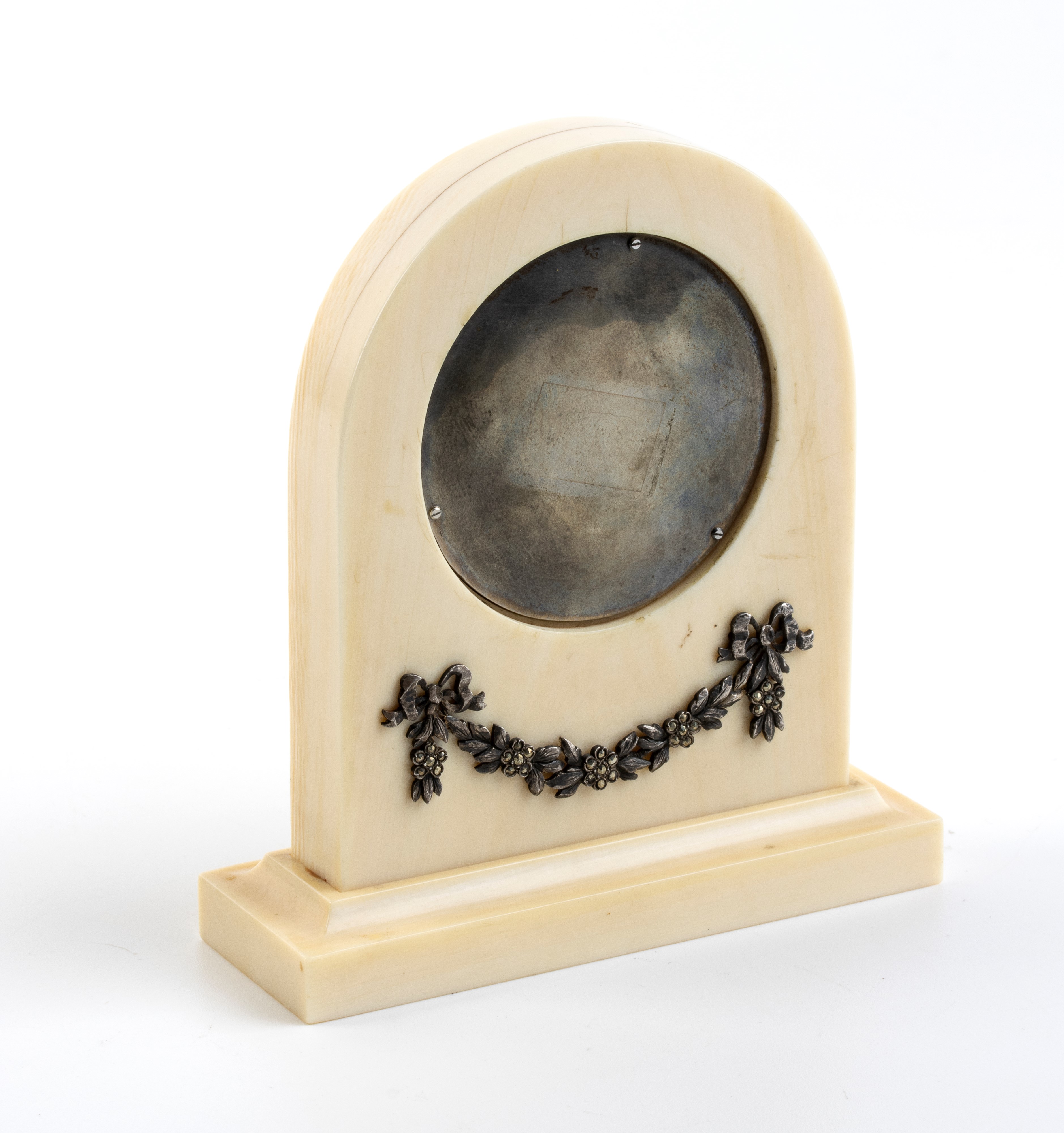 Orologio da tavolo in avorio