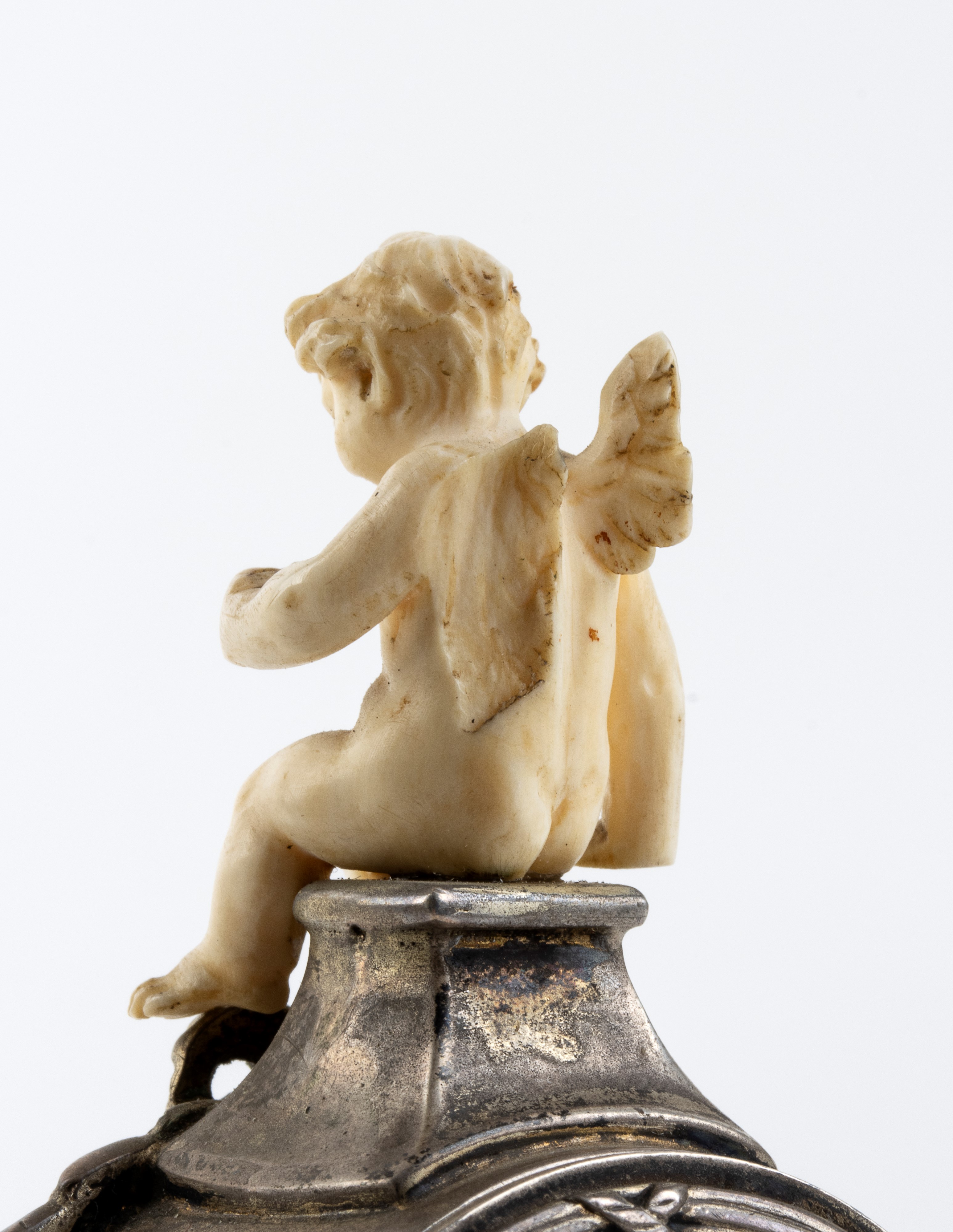 Orologio da tavolo in argento, quarzo rosa e avorio