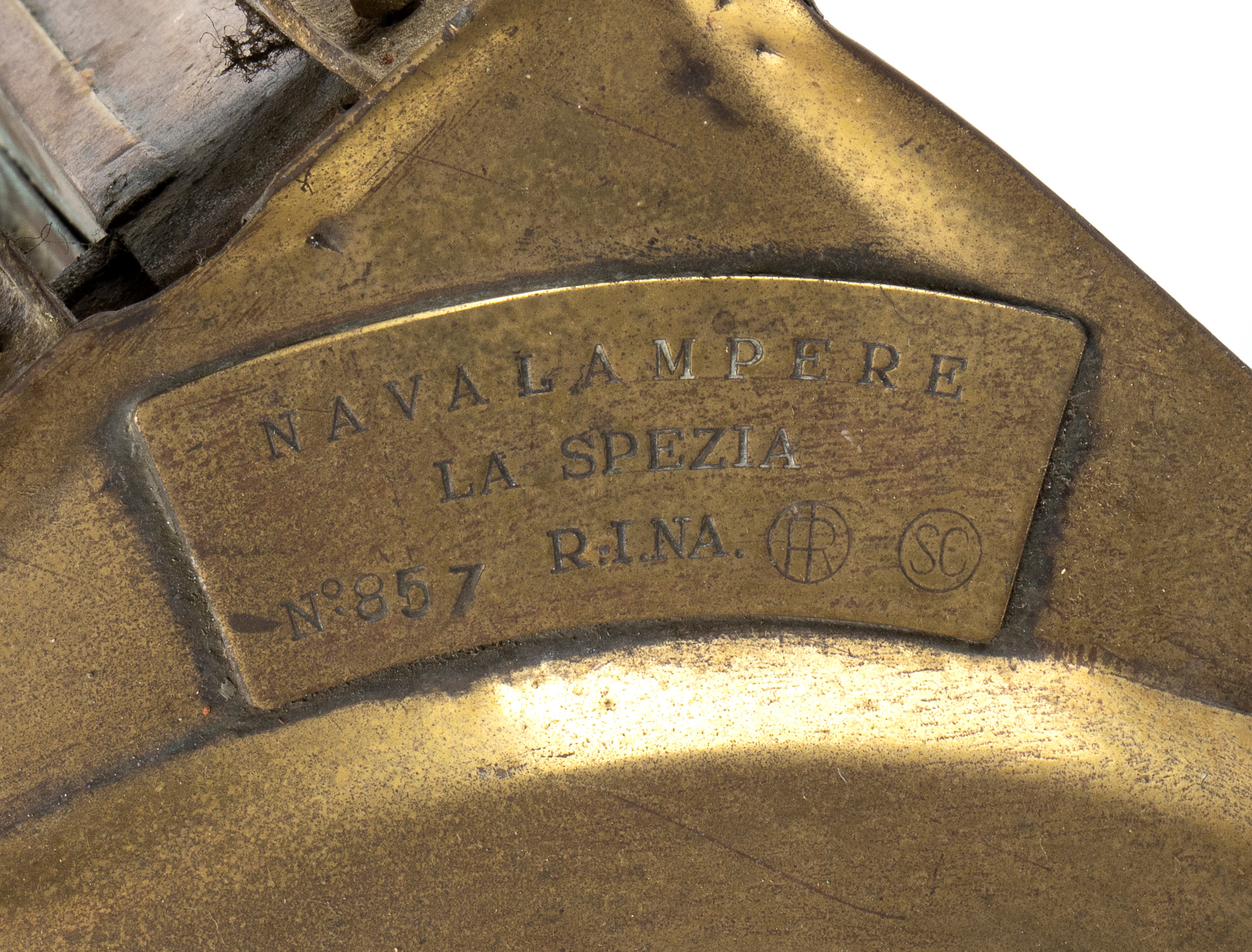 Lampara di bordo da demolizione navale