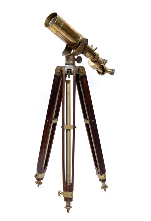 Industrially produced telescope from Italy in 1918. Serial product of the company R.LAB, Rome