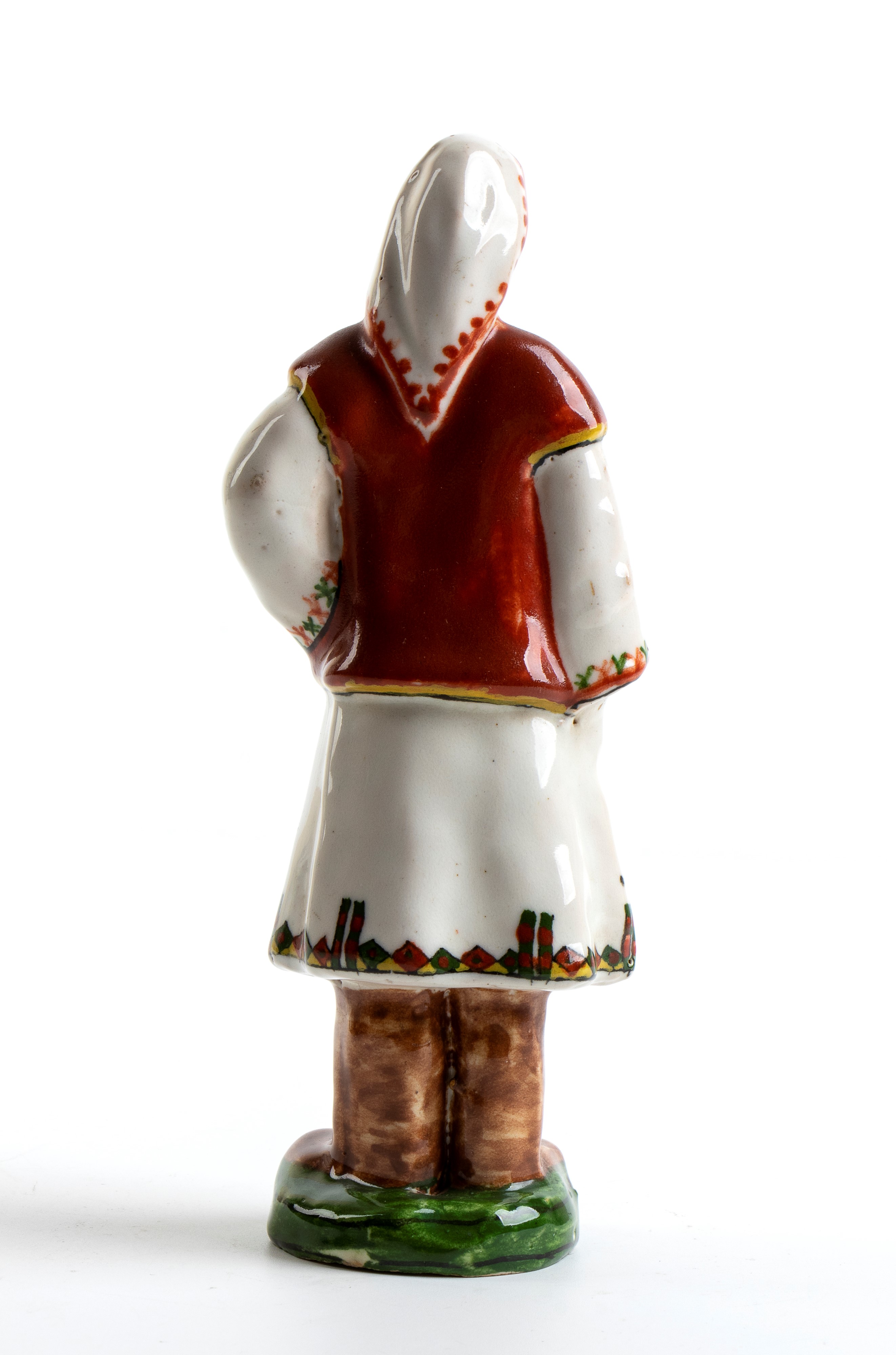 Figura femminile in costumi tradizionali