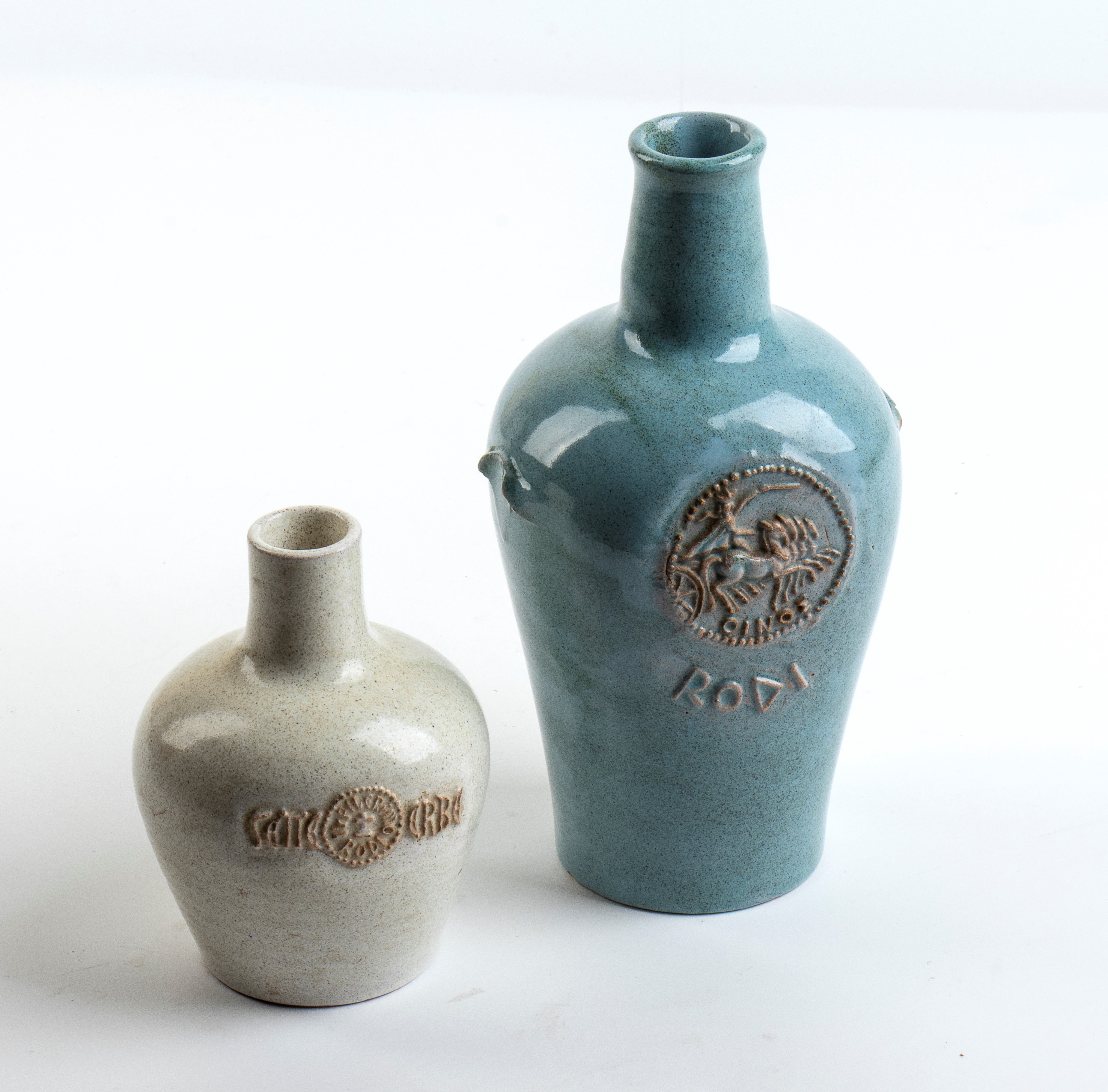 Lotto di due vasetti della distilleria del convento dei frati erboristi del Filerimos