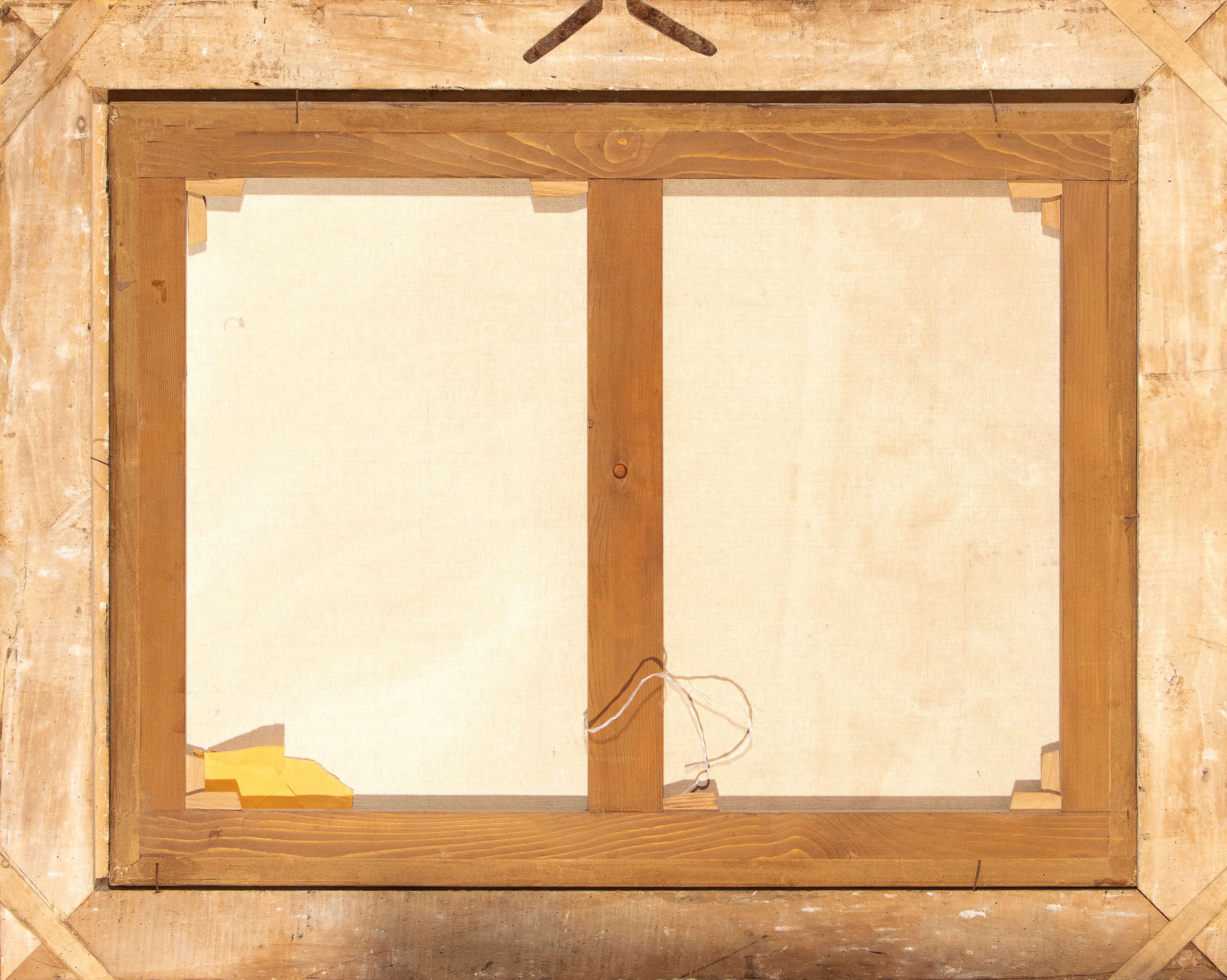 Natura morta di fiori, frutti, cristalli e broccati