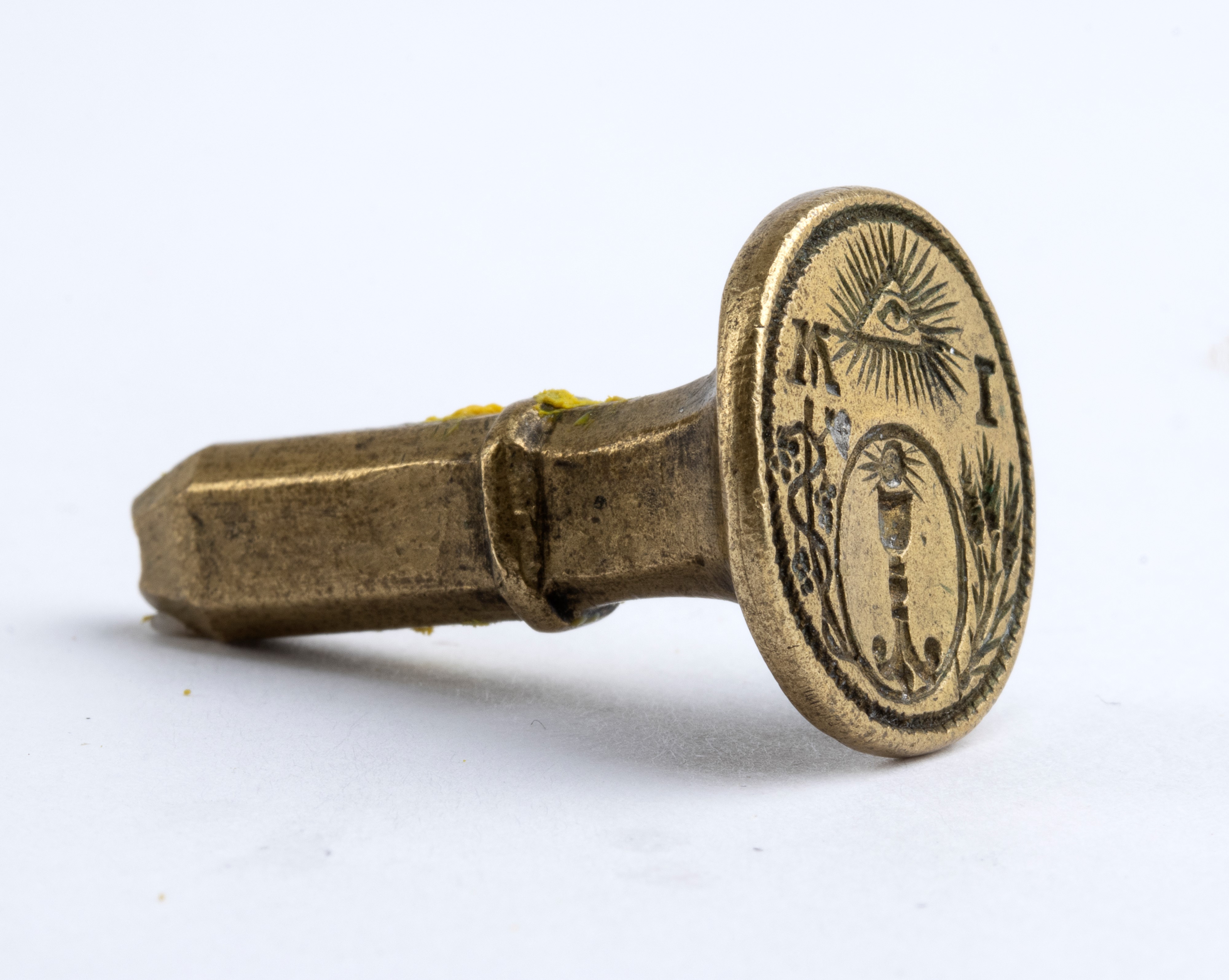 Sigillo con Figure (17 X 19 MM)