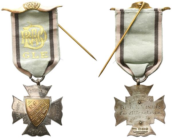 Medaglia Surrey Cricketers Lodge N° 6140 - R. A. Attendance O. B., G L E, AG Lucido E Dorato (35,2 x 93,3 mm)